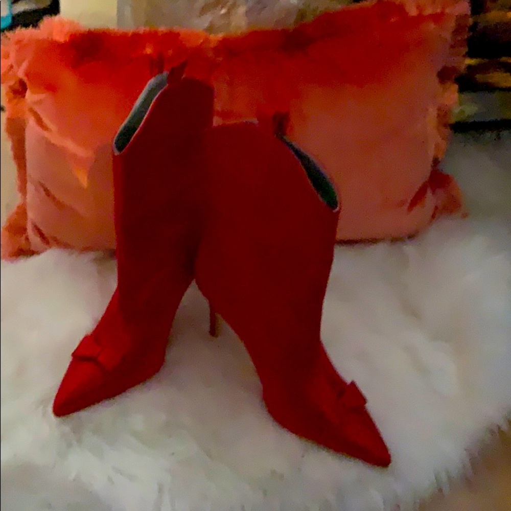 Red bow boots